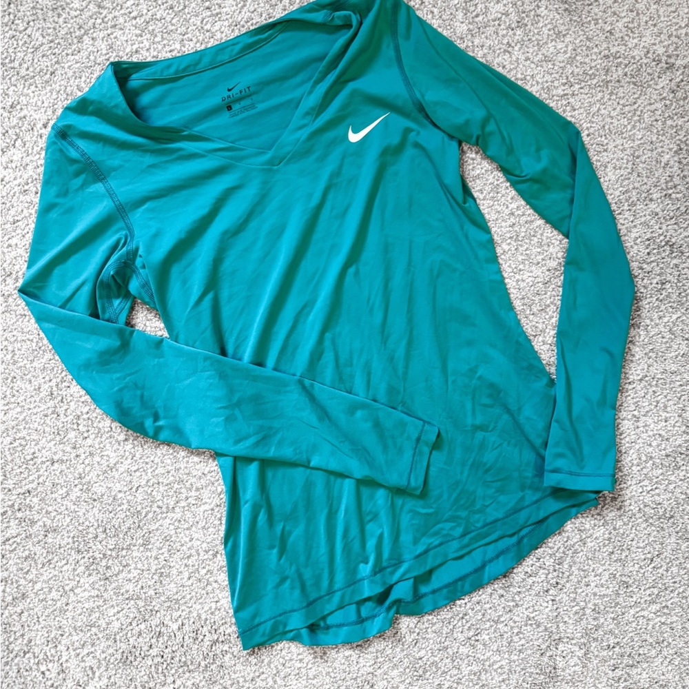 🛍️ 4 for $15 | 5 for $20 Nike Dri-Fit Women's Teal Long Sleeve Top
